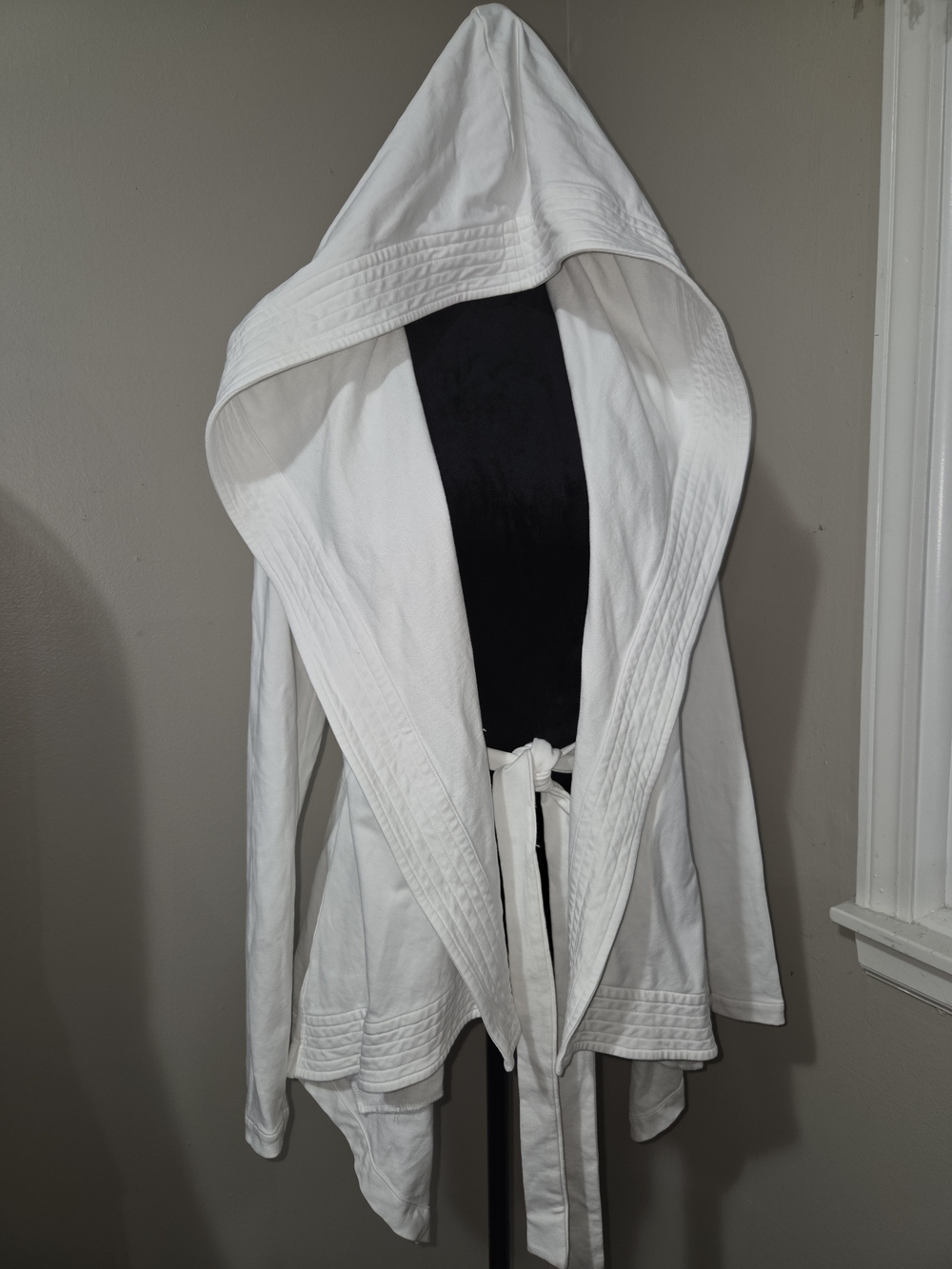 Peruvian Connection White Hoodie With Pockets